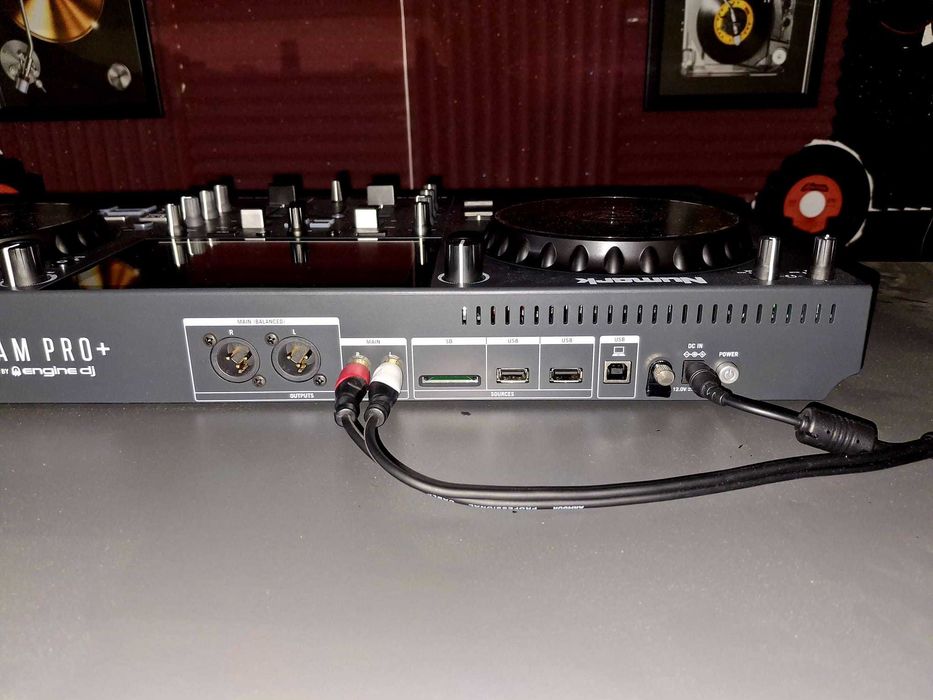 Mesa de mistura c/ mala de transporte + headphones