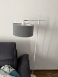 Lampa stojaca nowa , wyjeta jedynie z pudelka. Stan zatem perfekcyjny