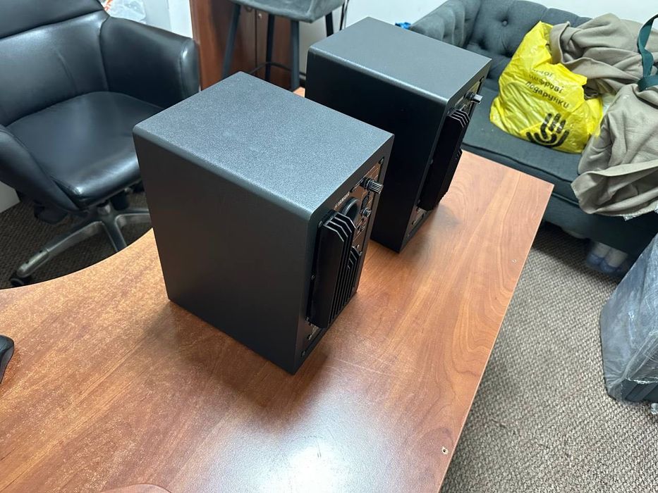 Акустичні студійні монітори Yamaha HS7