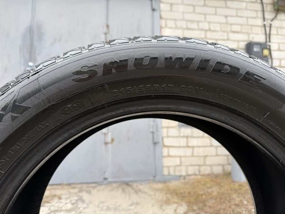 Шини зимні Sunwide 215/55/17 стан супер