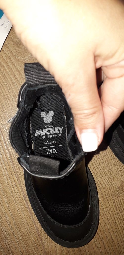 Bota Preta Menina Zara Mickey