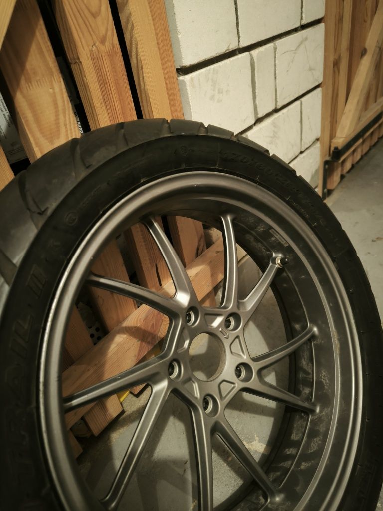 Tylna felga z oponą BMW GS 1200