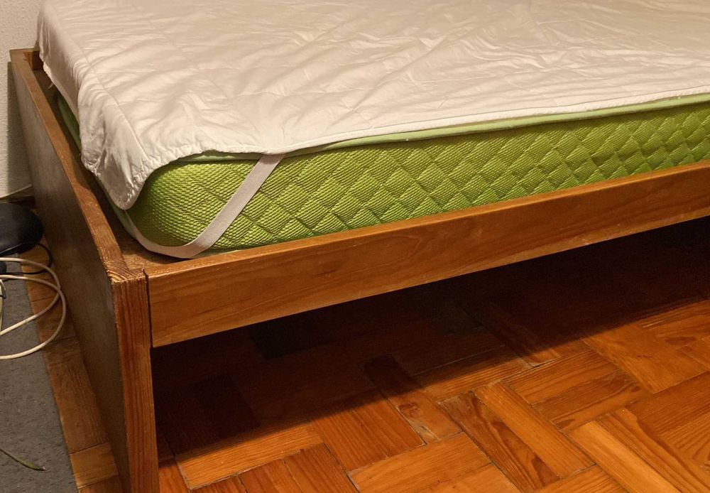 Cama de solteiro em madeira - para dar