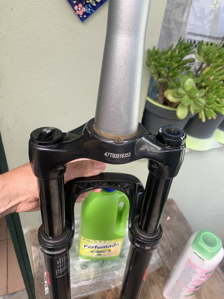 Suspensão 29 rockshox. Xc 30