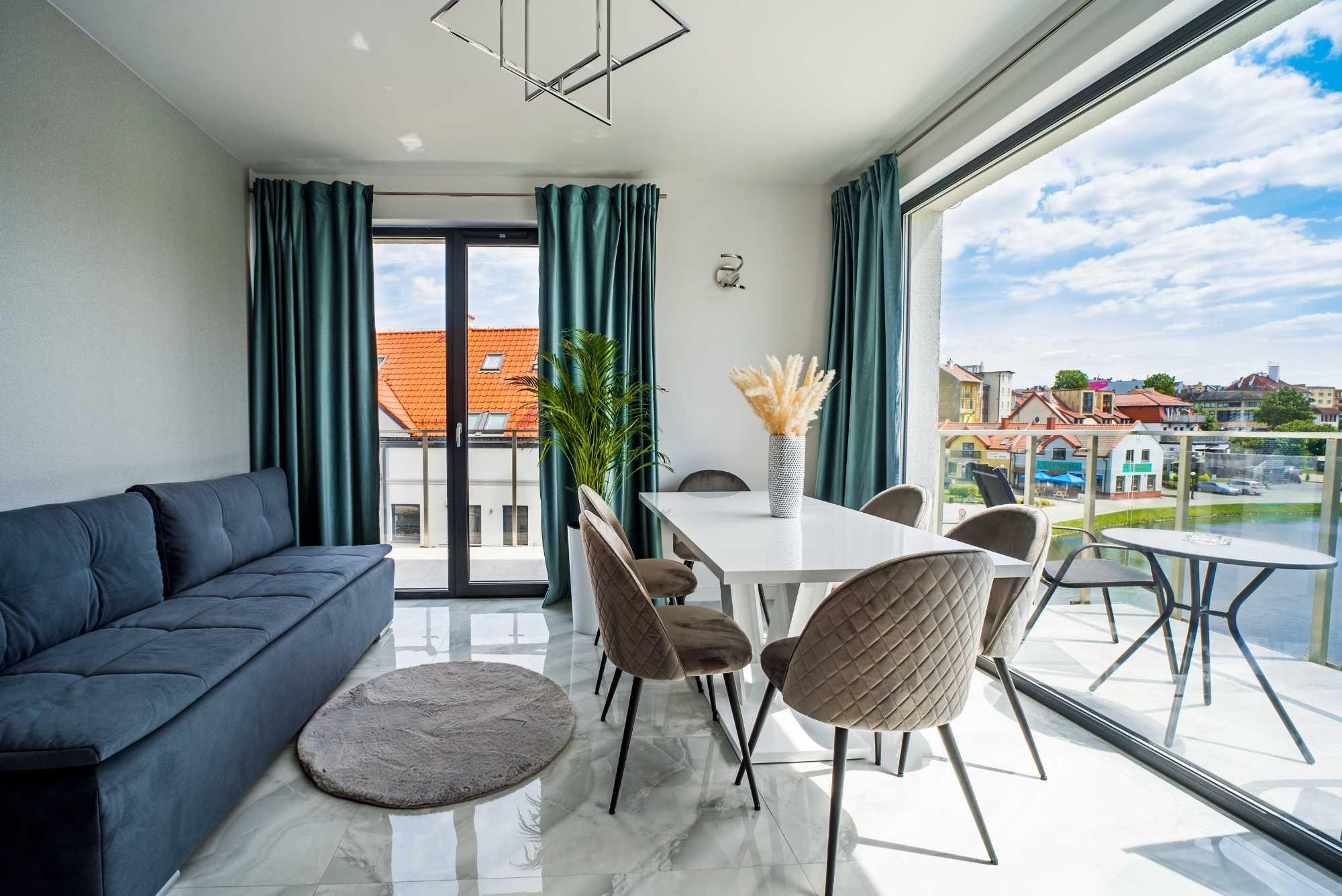 Apartamenty nad jeziorem sauna Mazury, nocleg domek mieszkania na doby