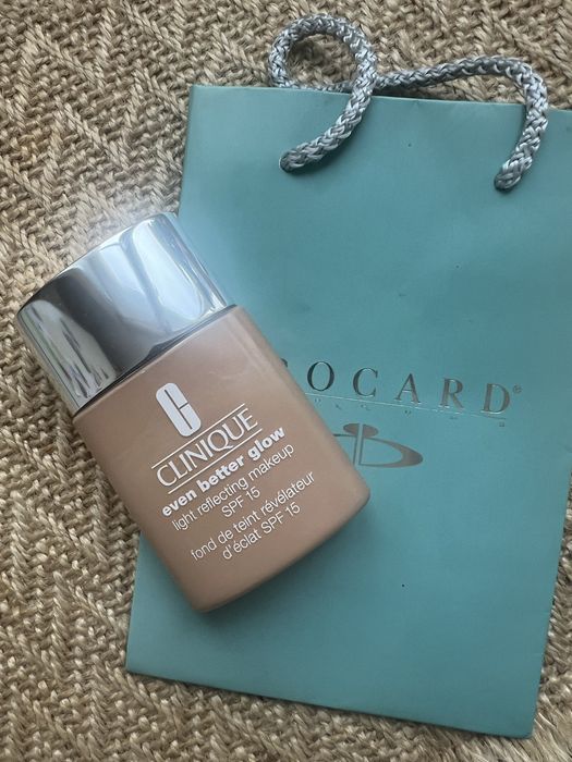 Тональний крем CLINIQUE