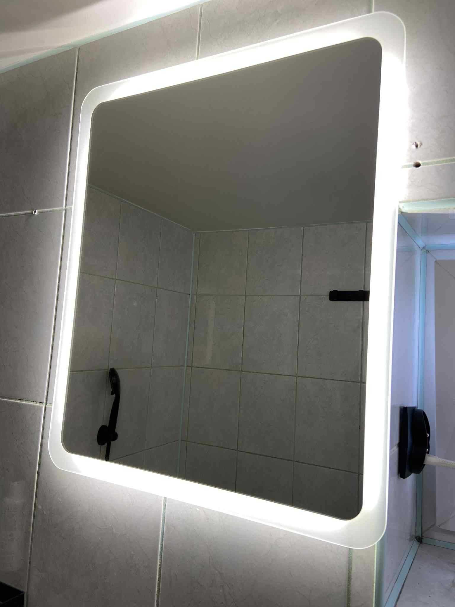 Lustro łazienkowe ścienne LED  Podświetlane