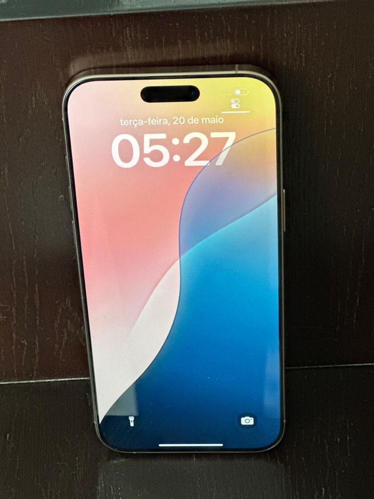 Iphone 16 pro max Titanium Desert