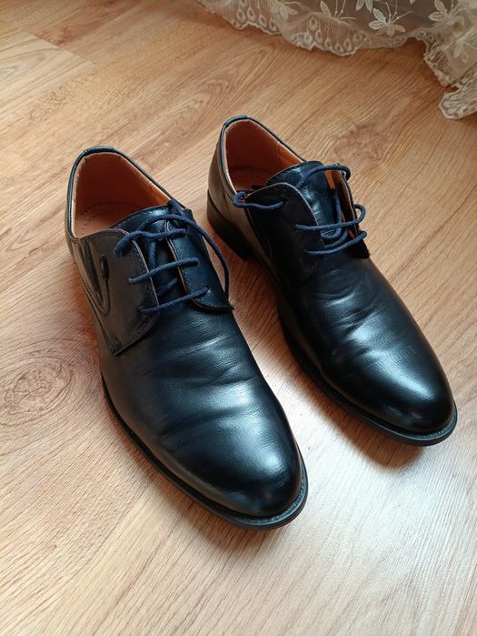 Шикарні шкіряні туфлі 41р.