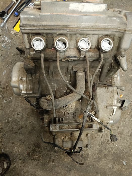 Silnik Honda CBR 600 gaźnik   czytaj opis