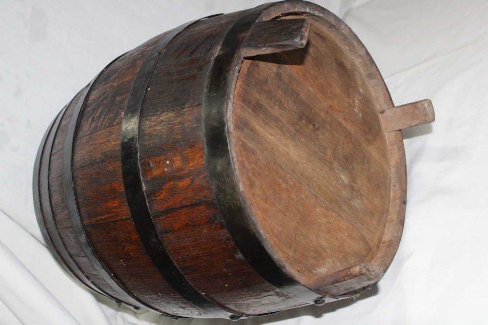 Barril em Carvalho Português, inicio sec XIX,