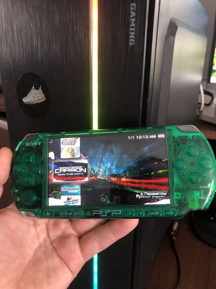 Psp sony 3008 кастом + комлект ігор