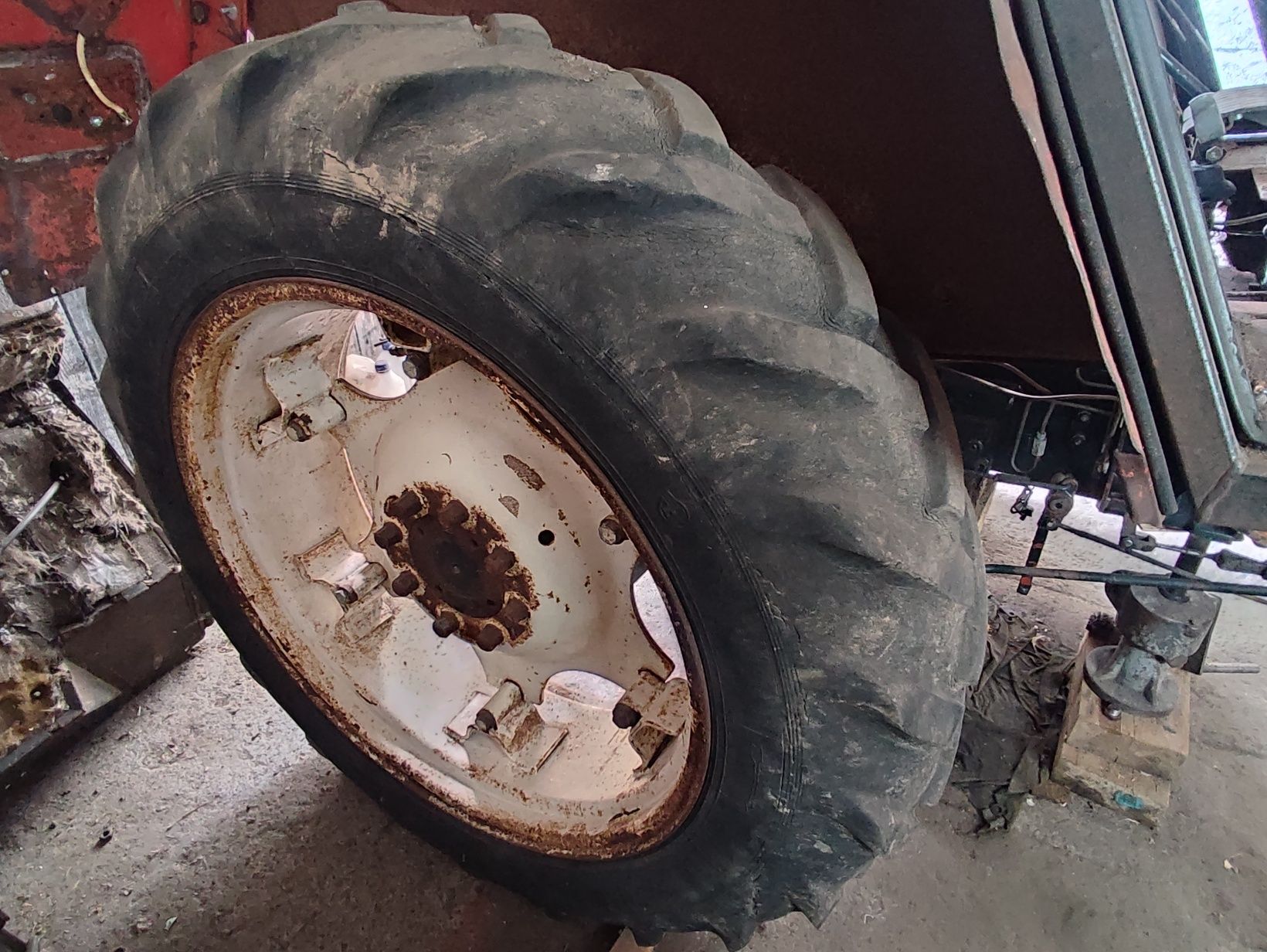 zetor kola opony 32 / 12,4 ursus  gwiazda,rawka , opona