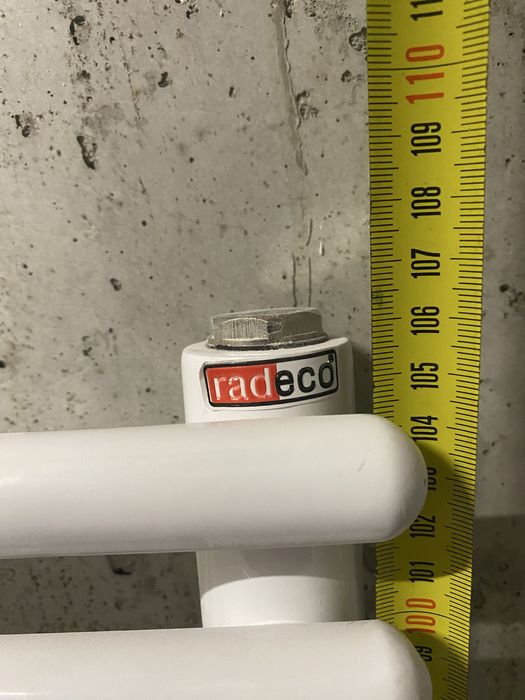 Grzejnik łazienkowy wraz z termostatem