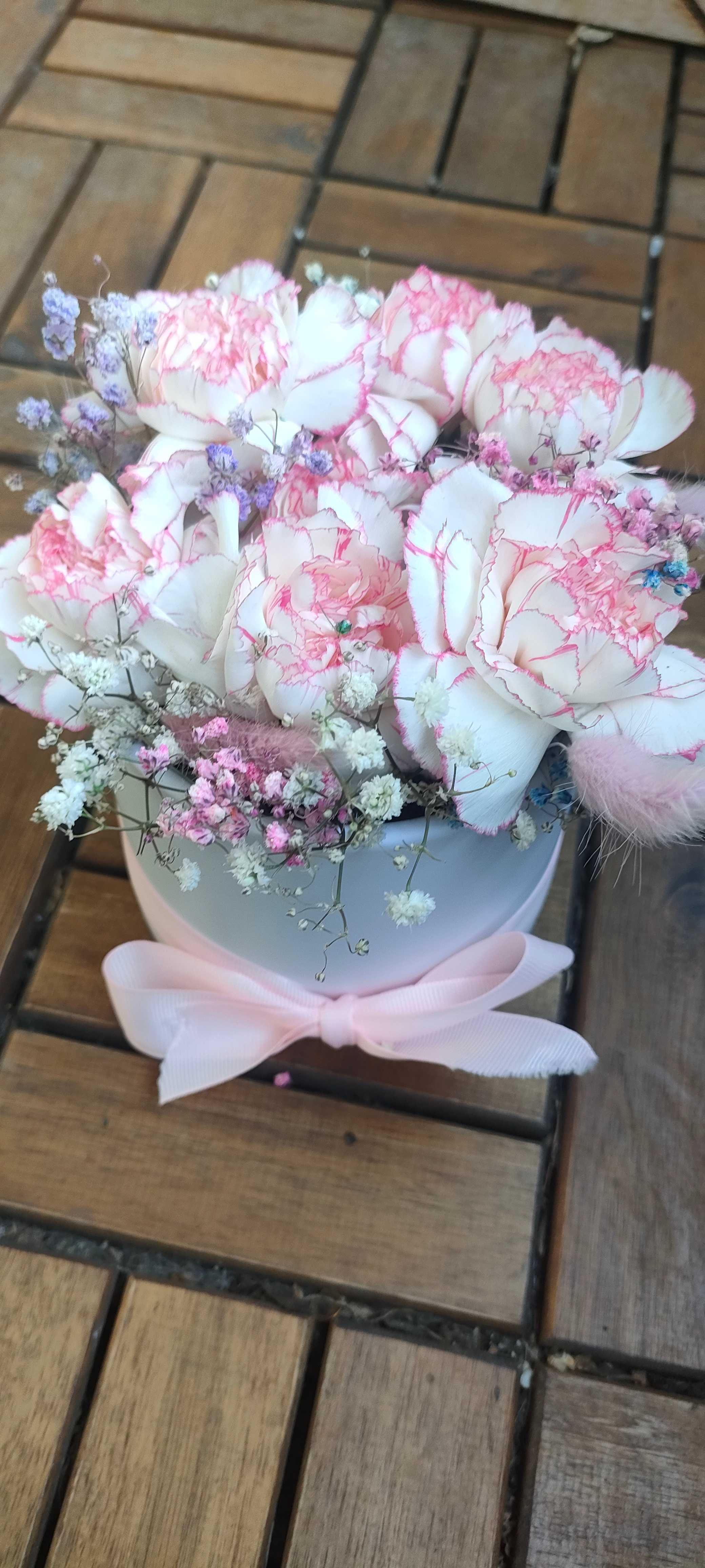 Bukiety okolicznościowe ślubne na urodziny na prezent flower box