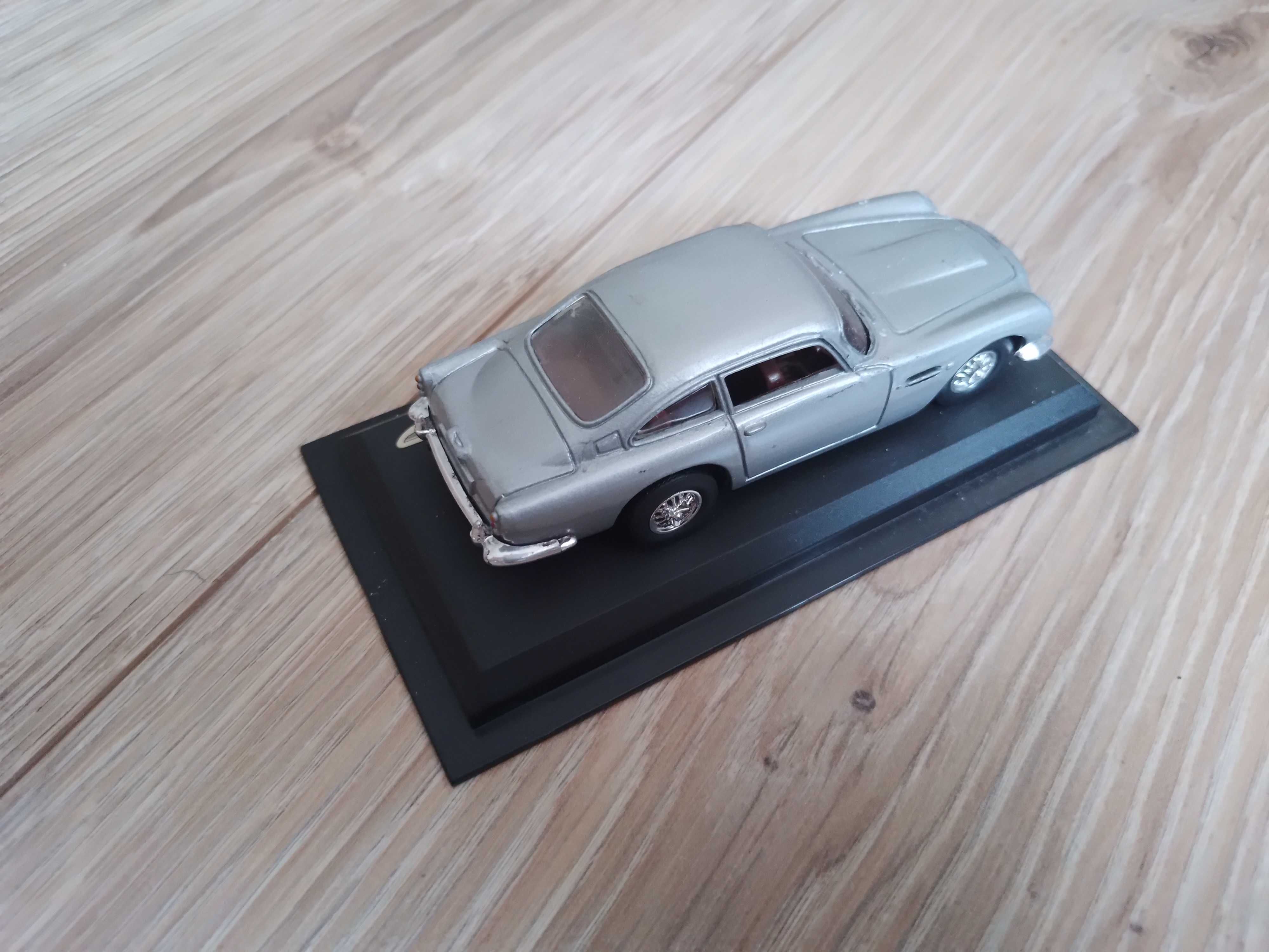 Model Aston Martin, skala 1:43