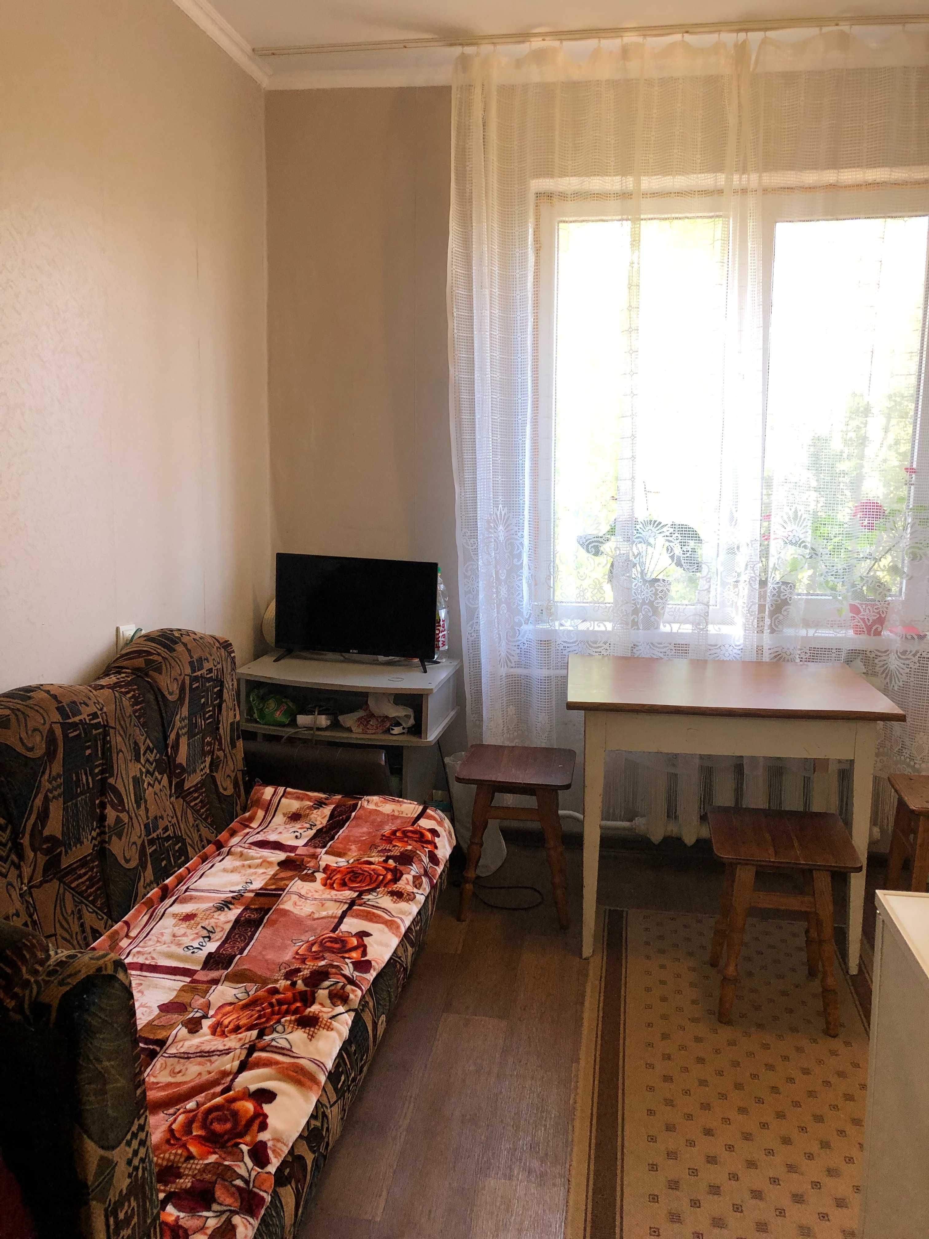 ПРОДАМ: 1-но к.кв.,5 этаж,кухня-9м,комната-18м. Цена: 22.000т.