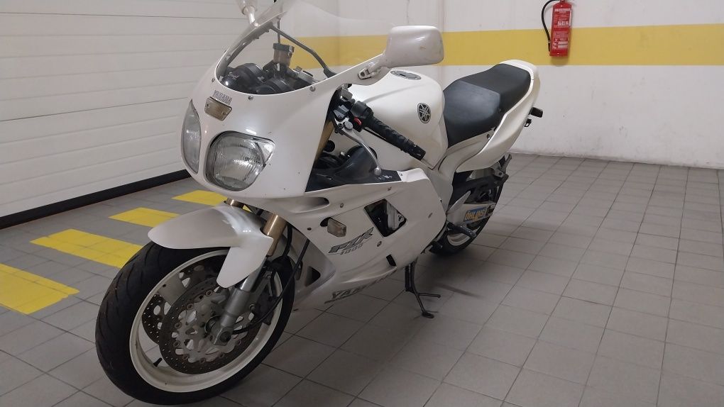 Yamaha FZR 1000 EXUP