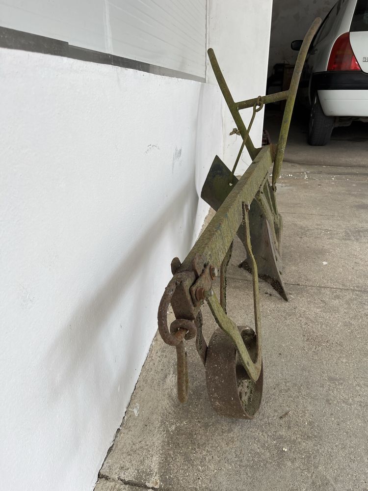 Arado em otimo estado