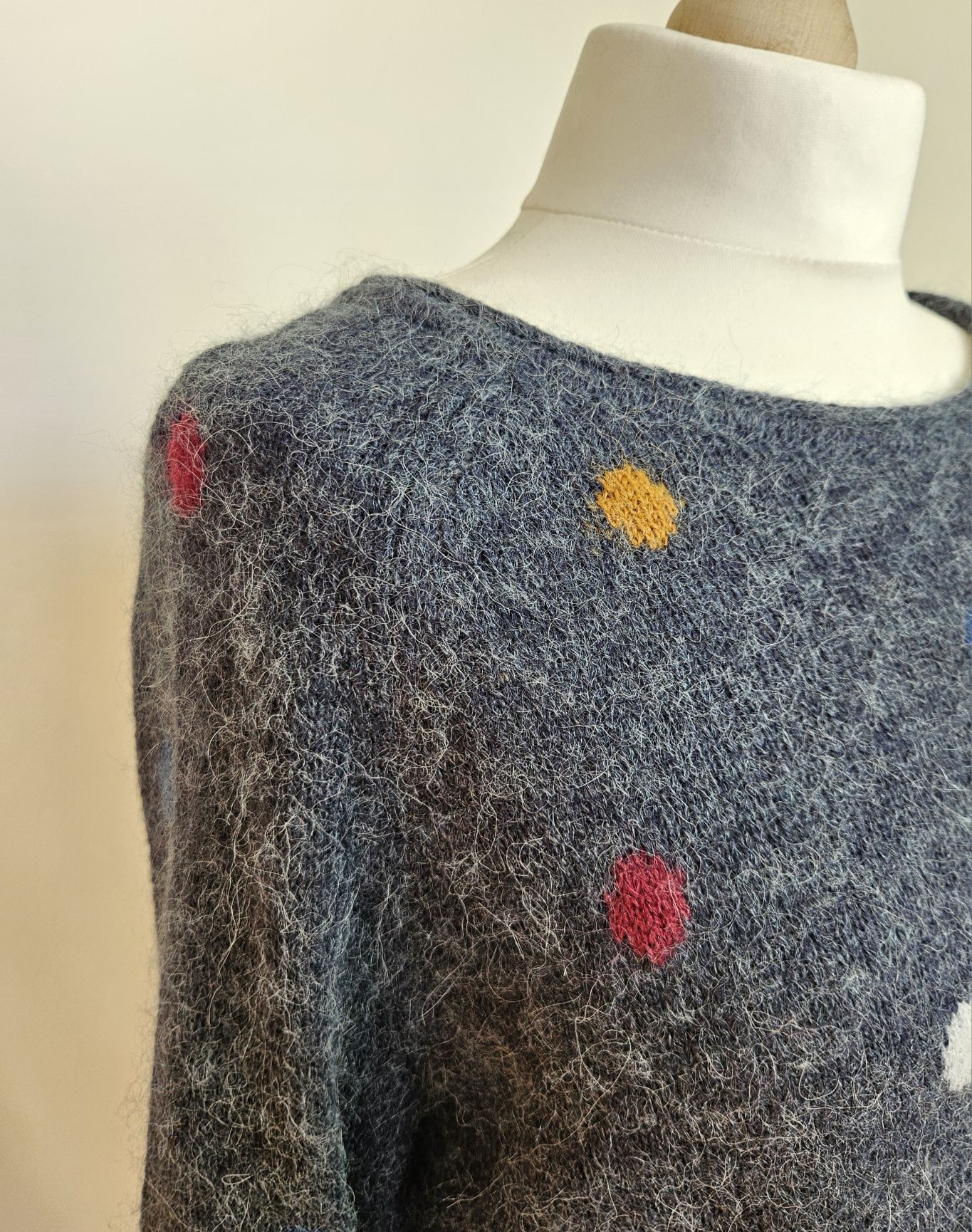 White Stuff sweter z długim rękawem w kropki 30% alpaka na codzień