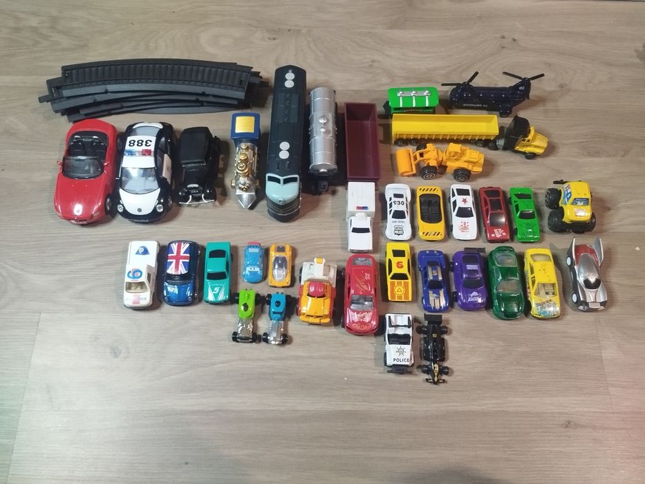 Продам дитячі іграшкові машинки