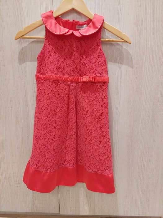 Sukienka na 9 lat malinowa