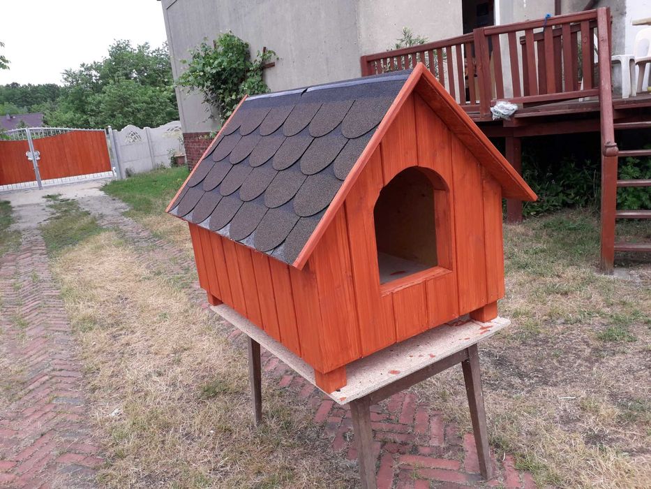 Buda dla psa ocieplona