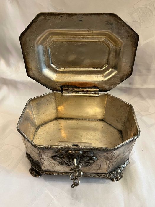 Cukiernica skrzynkowa marki Fraget XIX w.