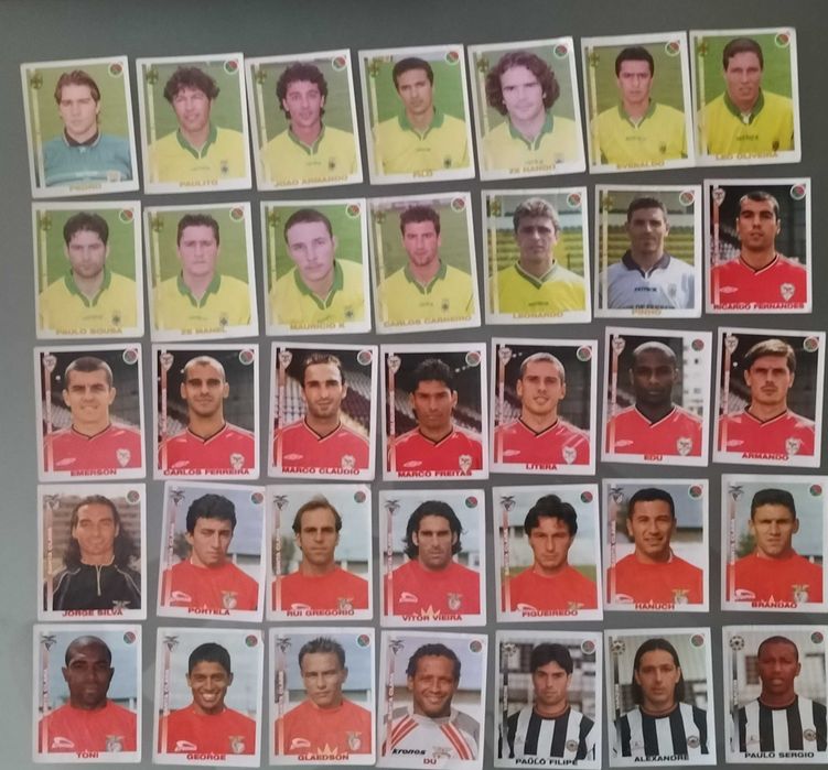 Lote de cromos recuperados "Futebol 2001/2002" (lista na última foto)