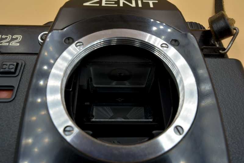 Câmara Fotográfica Vintage Soviética ZENIT 122