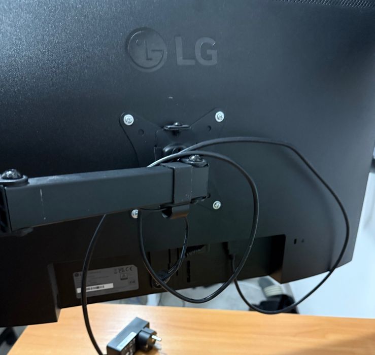 Monitor LG 27” Full HD