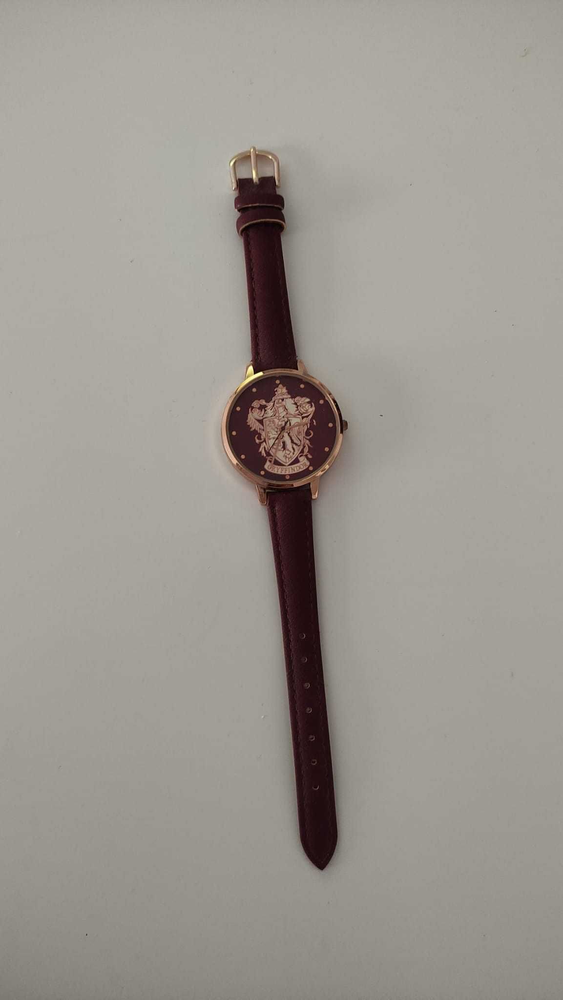 Relógio da Casa Gryffindor – Acessório Mágico Harry Potter