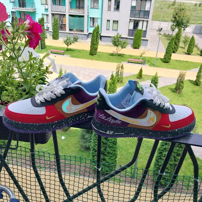 Продам нові Кросівки 42