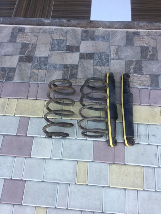 Пружины / Амортизаторы Гранд Чероке 2007г