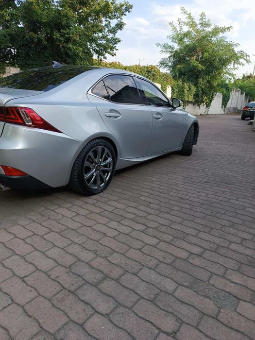 Lexus is 200 продам