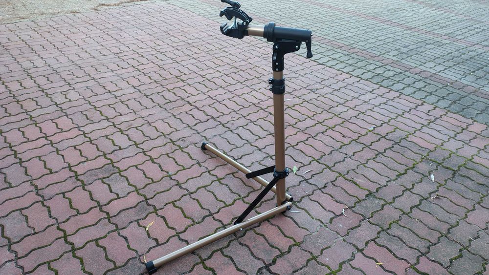 Stojak serwisowy na rower