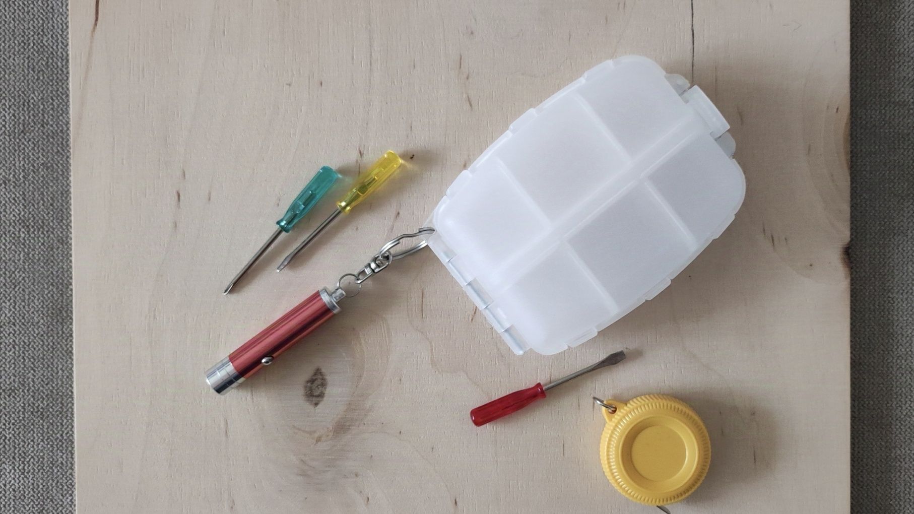 Składane pudełko na drobiazgi, mini zestaw majsterkowicza