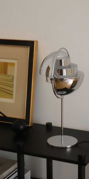 Lampsa stołowa GUBI Multi-Lite Chromowana