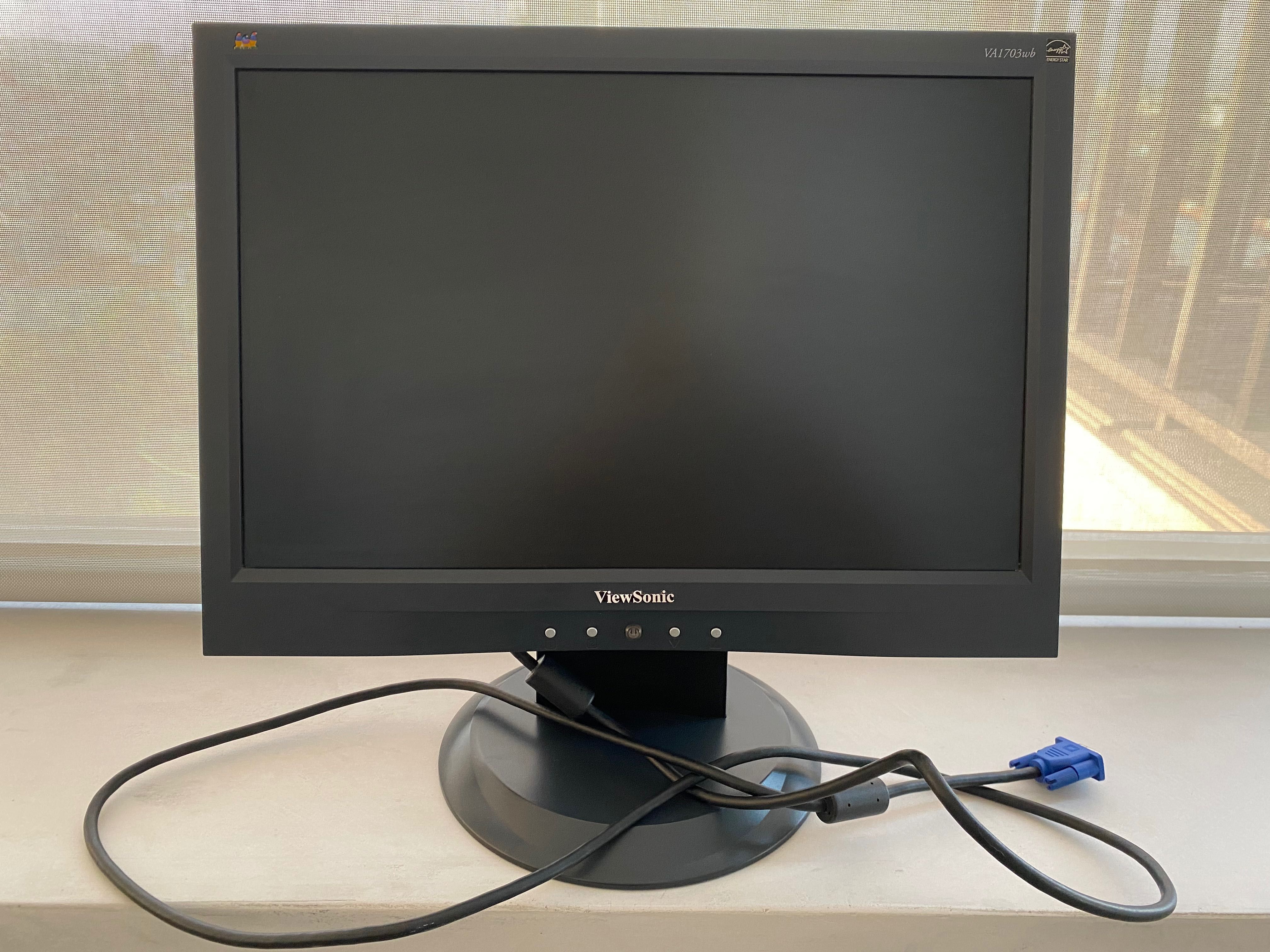 Monitor/ecrã da View Sonic 17” com cabo vga