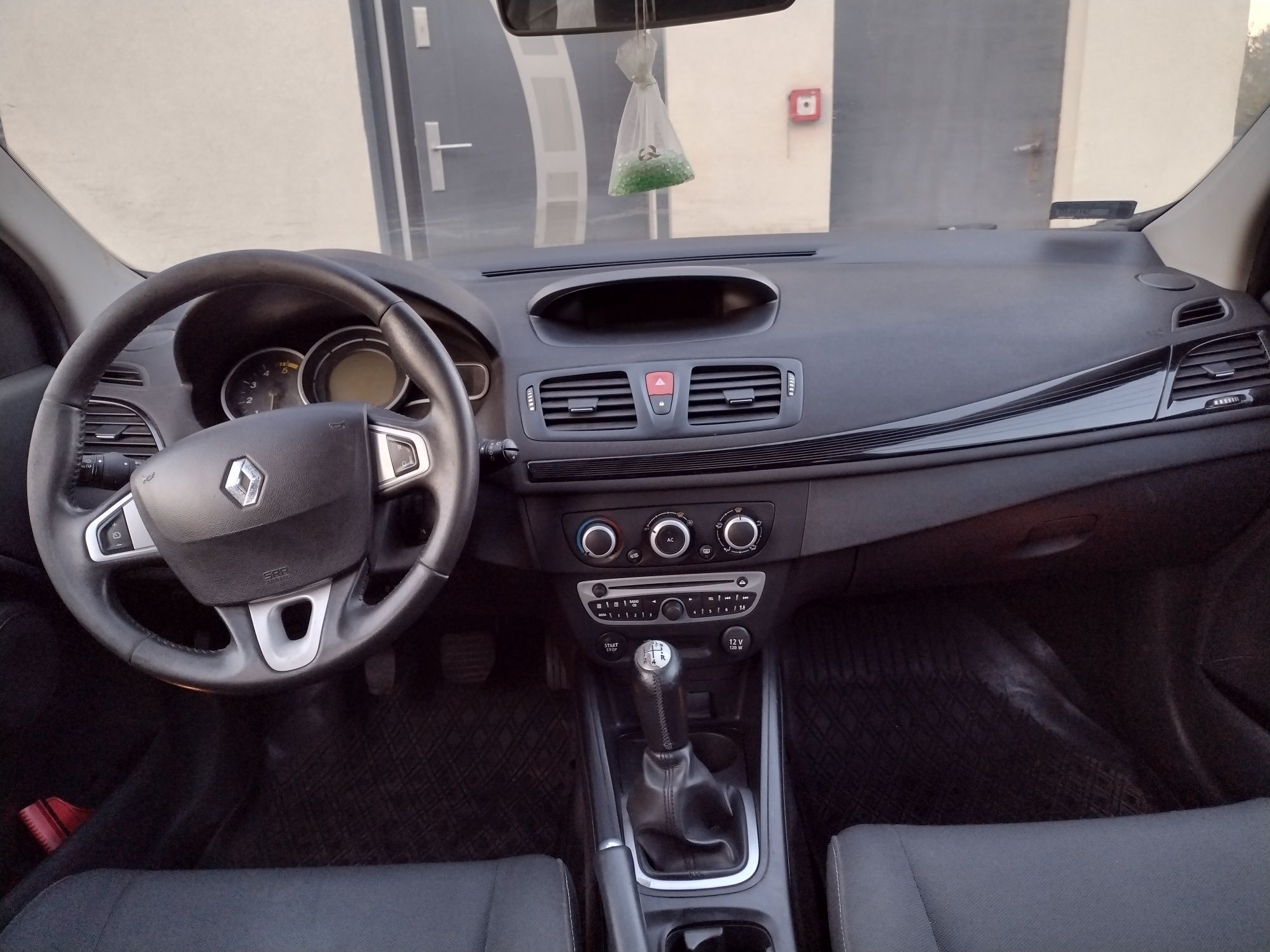 RENAULT MEGANE 2011, 1.5 DIESEL, 4 EL. SZYBY, tempomat, klima