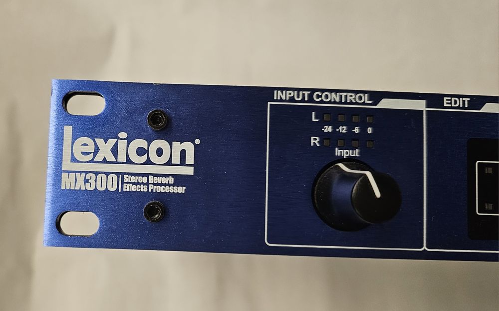 Процесор мультієфектів Lexicon MX300