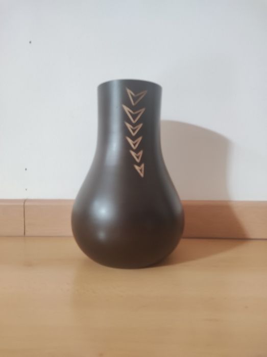 Pote de madeira novo