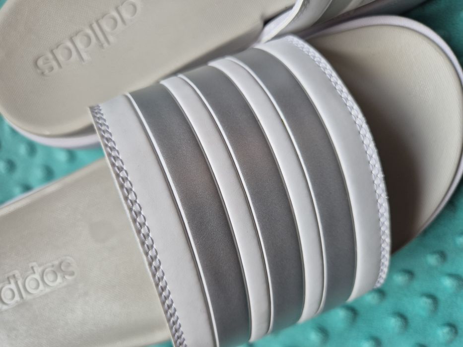 Шльопанці на платформі Adidas Adilette platform