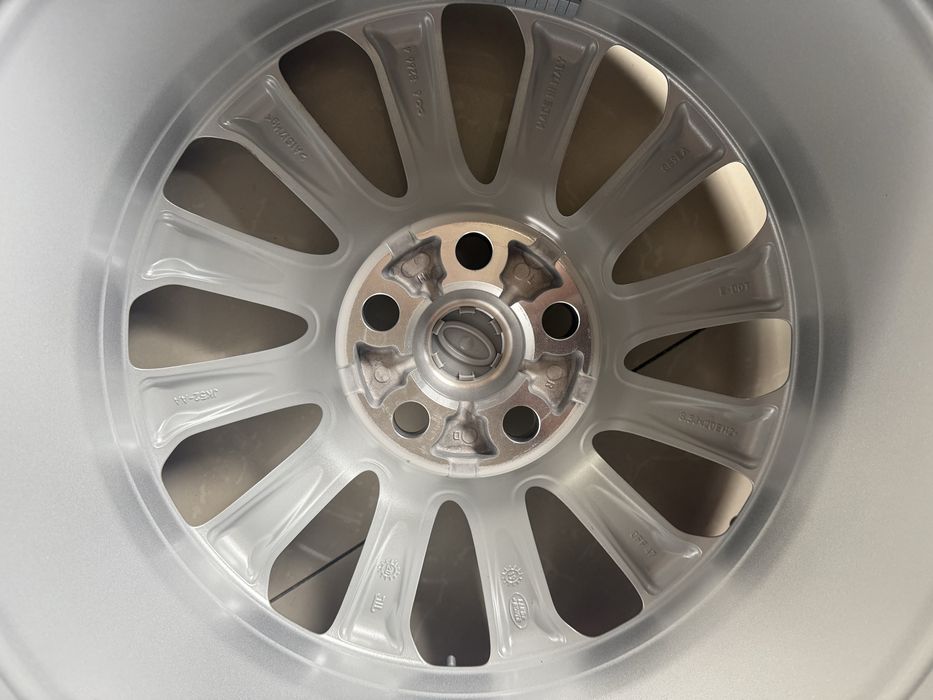 Диски оригінал r20 Range Rover Sport r20/5/120
