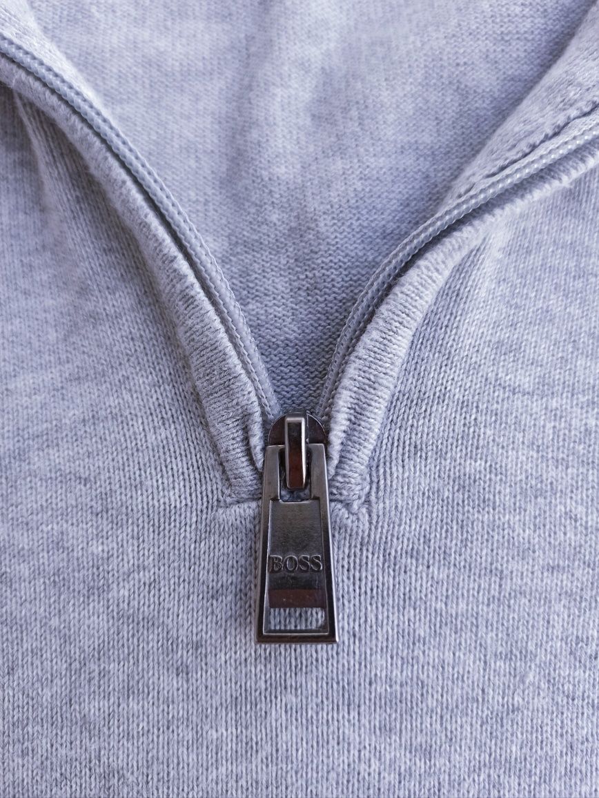 Hugo Boss  oryginalna  szara bluza ze  stójką  rozmiar M