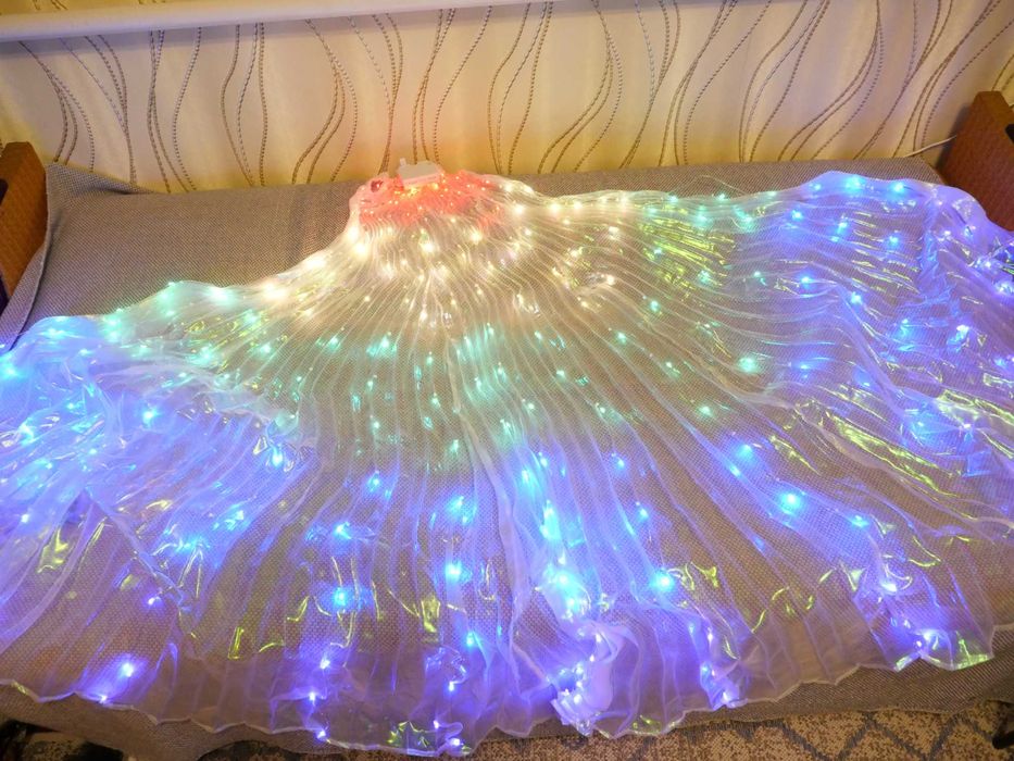 Крила-плащ що світиться різнокольоровими для танців, фото карнавальний