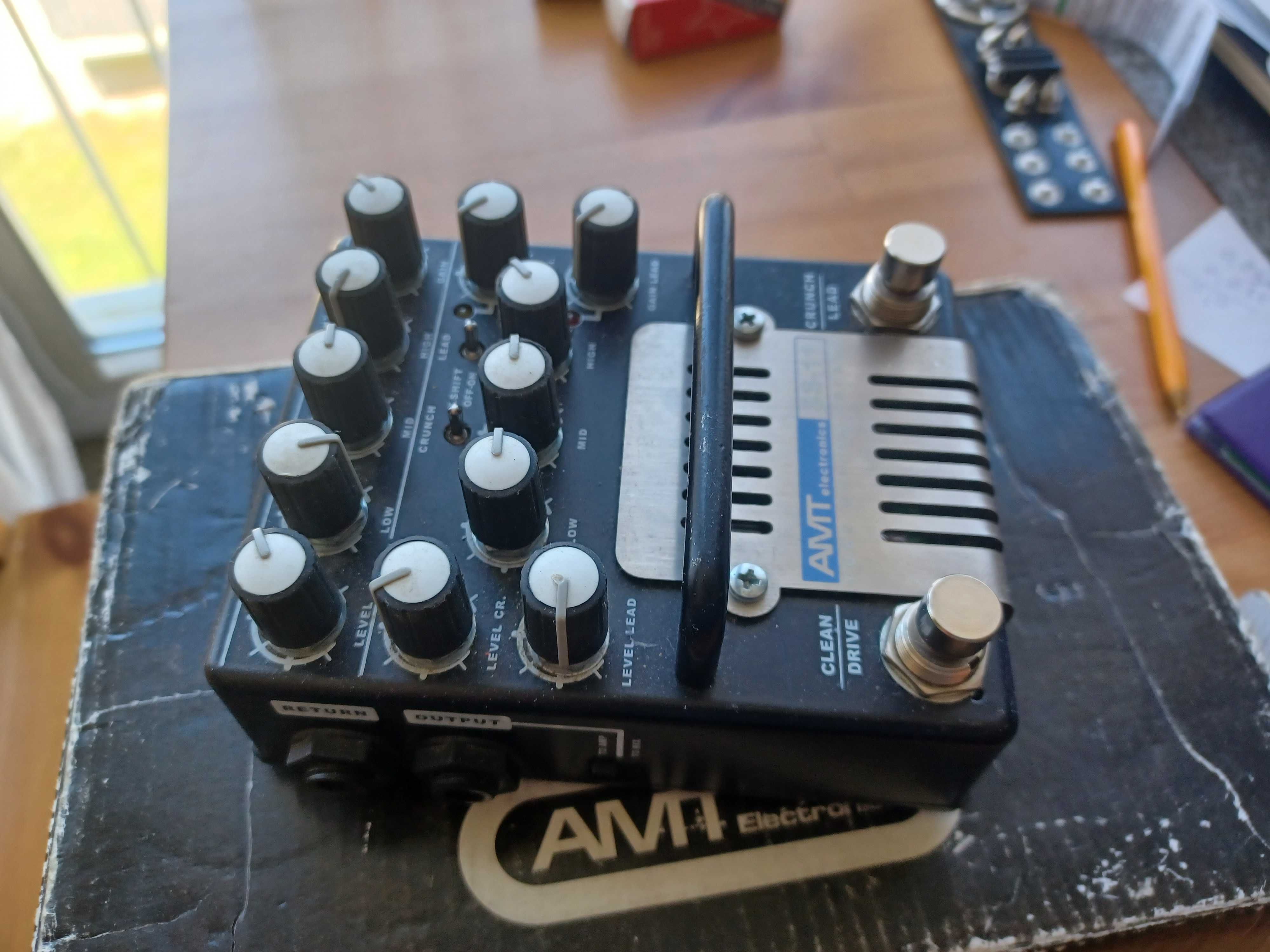 Gitarowy preamp lampowy, AMT SS-11A