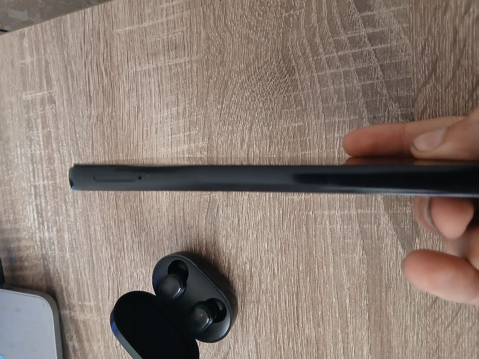 Samsung a05(в комплекте не только телефон) и пабг акк