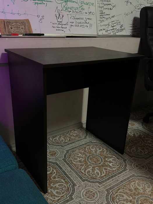 Столи офісні в ідеальному стані 4-6шт