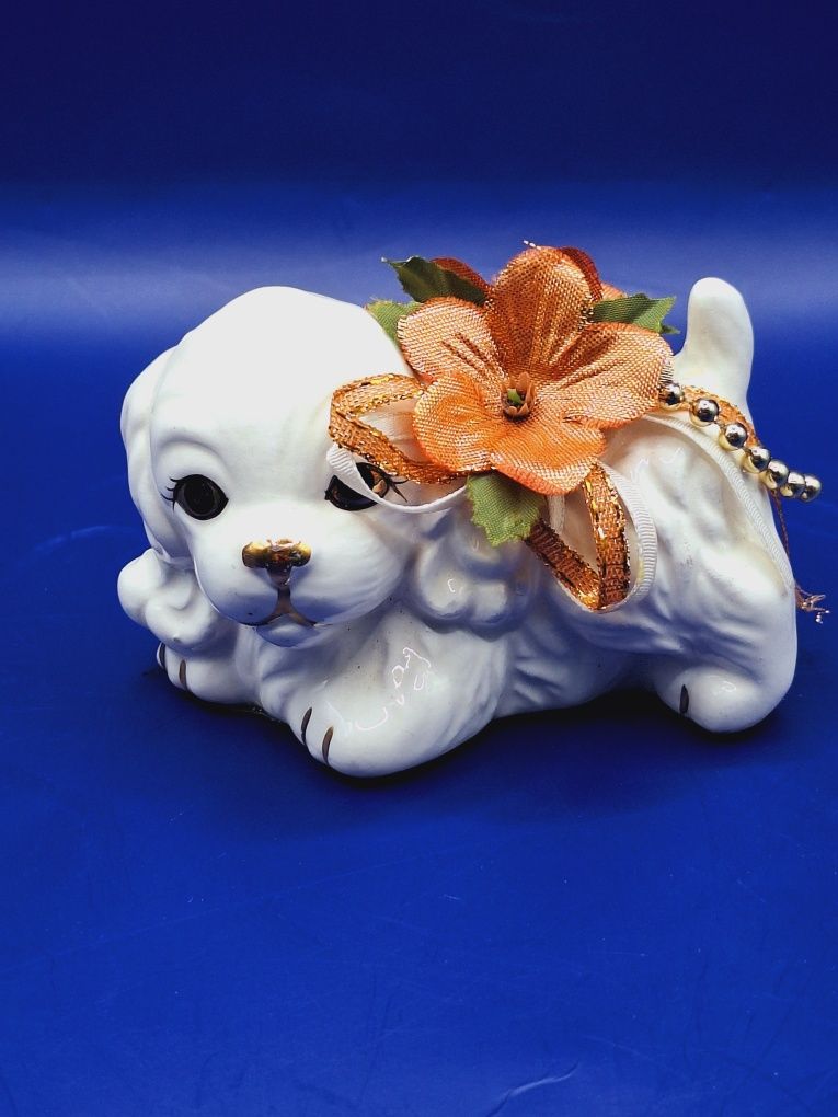 Figurka porcelanowa Pies
